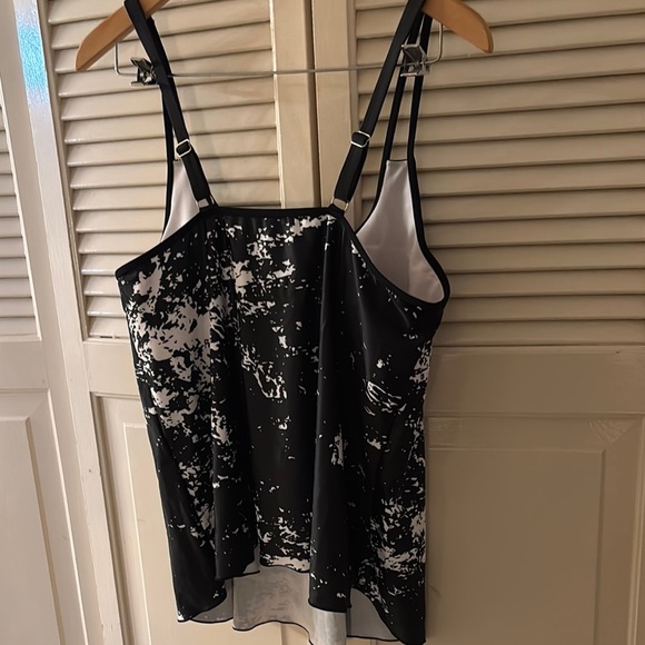 Black and White Women's Swim Top - Picture 3 of 5